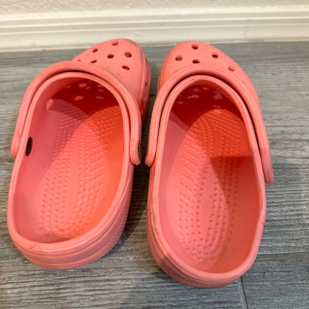 Pink crocs - Picture 3 of 5